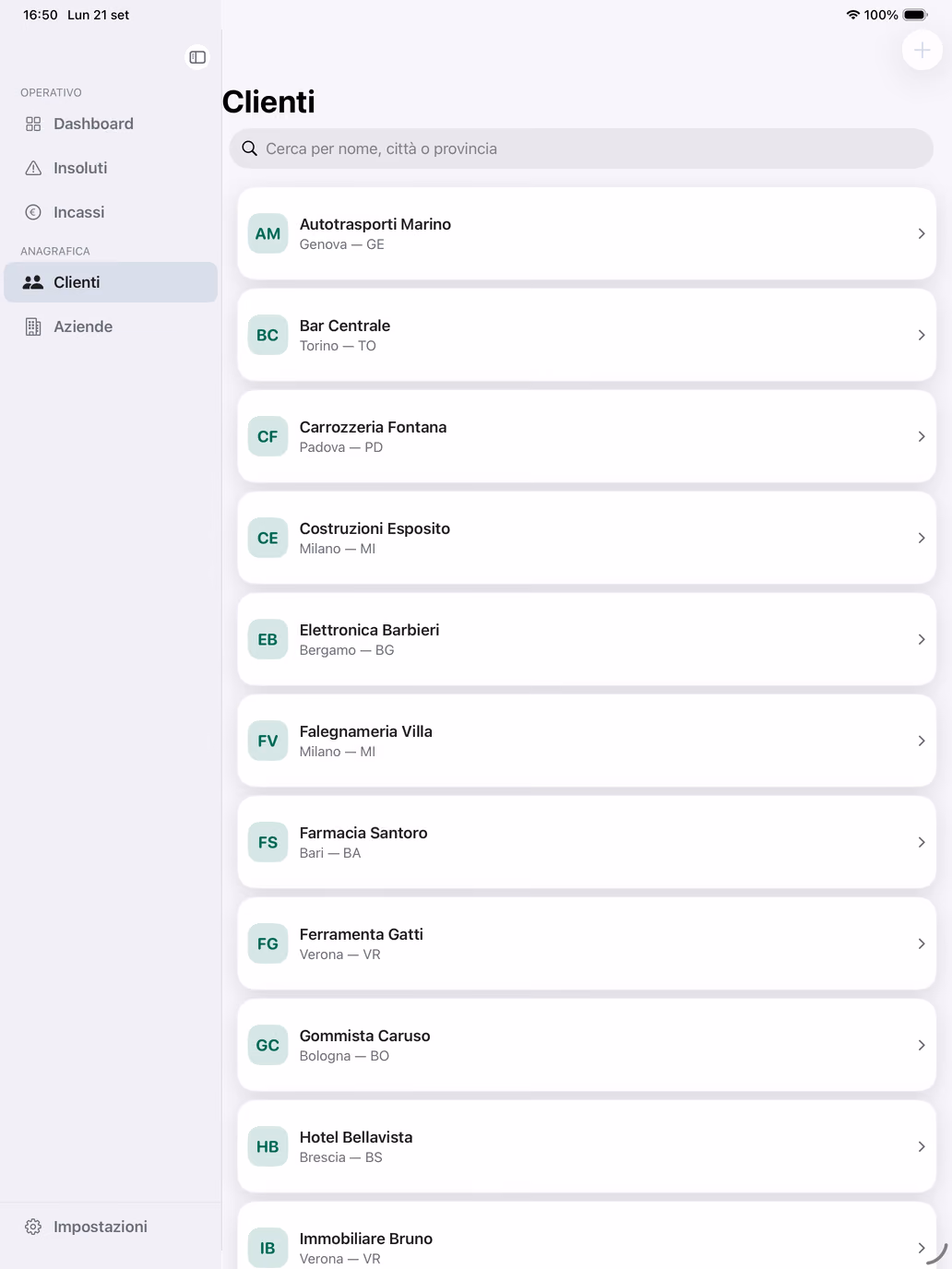 Lista clienti su iPad con nomi, città e province